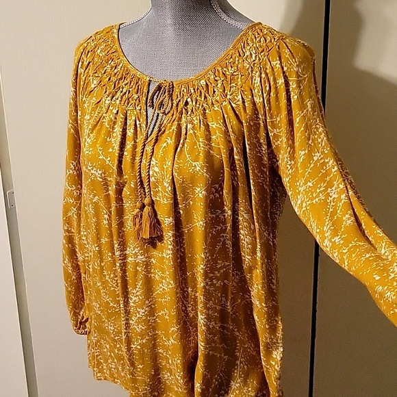 Lucky brand mustard floral peasant top - Picture 2 of 7